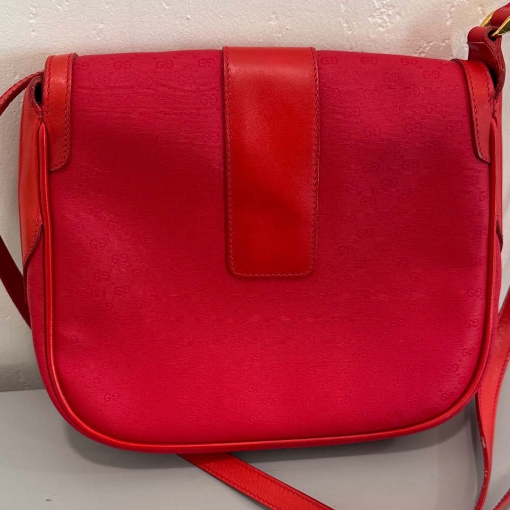 Gucci Red Leather Crossbody Bag with Gold GG Accent - Picture 2 of 6
